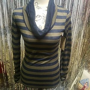 💖NWT 💖derek heart💖 top 💖sz M💖